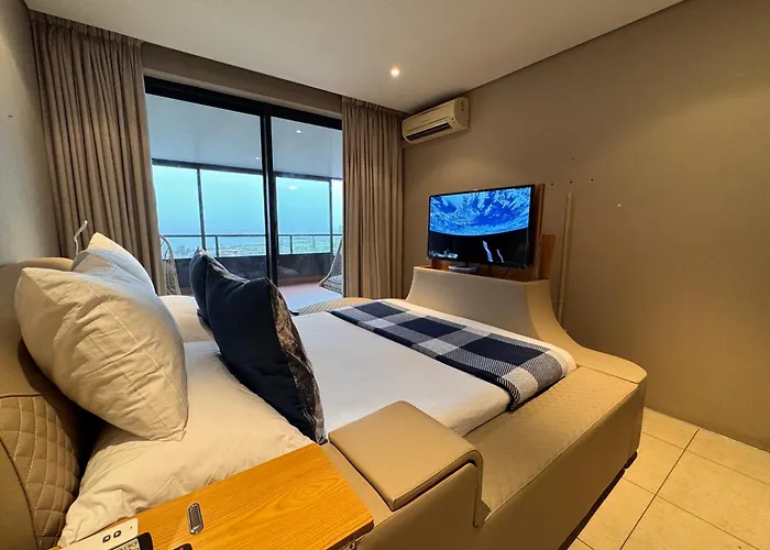 Accommodation Front - Marvellous 4 Sleeper With Ocean Views