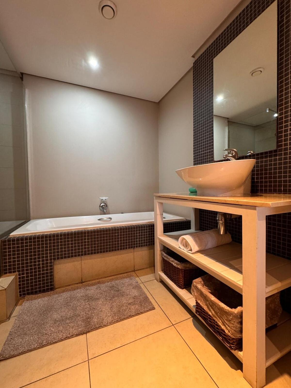 Apartment Front - Marvellous 4 Sleeper With Ocean Views